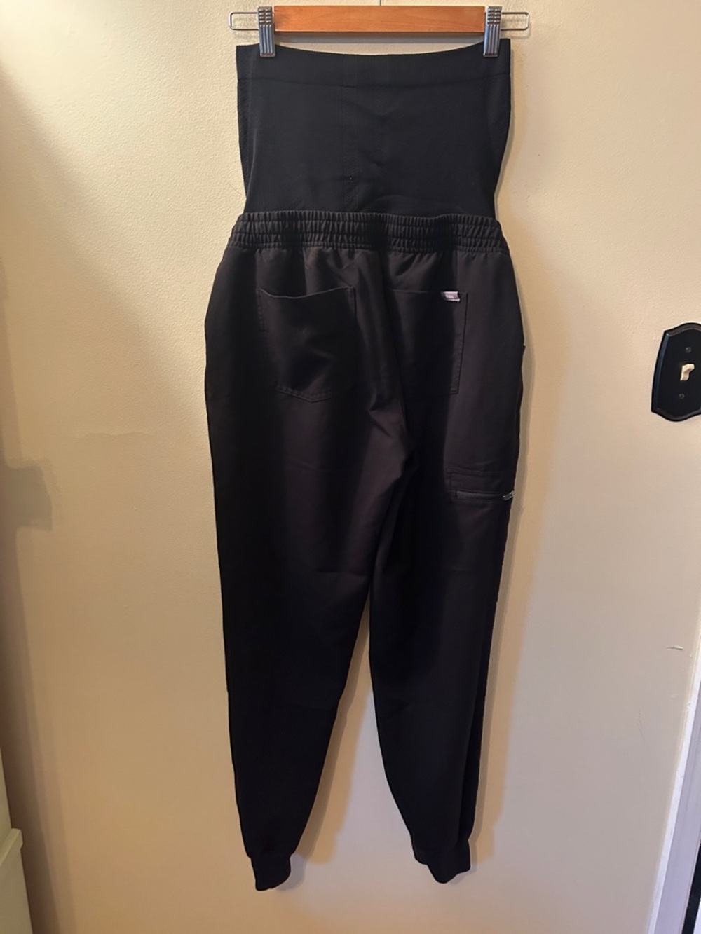 Figs Black Maternity Jogger Scrub Pants Over Belly Size S - Picture 4 of 10